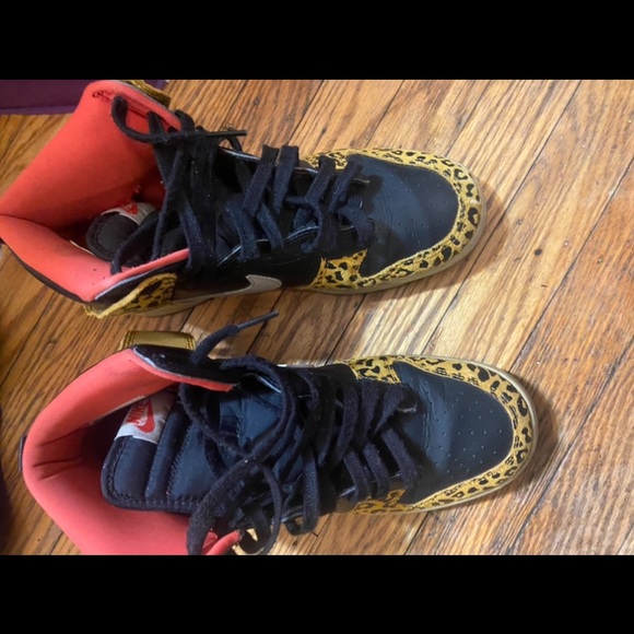 Nike high top leopard printed with red size 7 sneakers.. - Picture 3 of 5